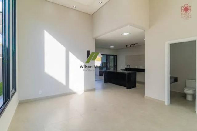 Imagem Casa de Condomínio com 3 Quartos à Venda, 190 m²
