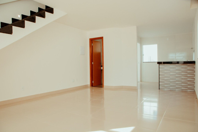 Imagem Casa com 2 Quartos à Venda, 80 m²