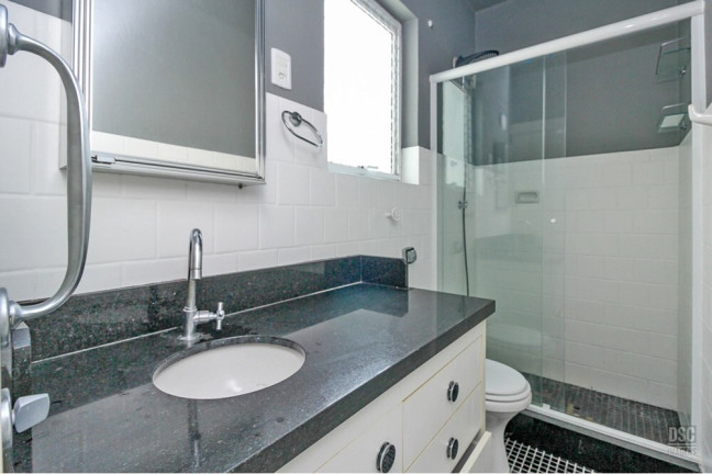 Imagem Imóvel com 1 Quarto à Venda, 45 m² em Farroupilha - Porto Alegre Imagem Imóvel com 1 Quarto à Venda, 45 m² em Farroupilha - Porto Alegre