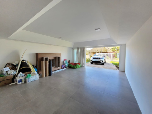 Imagem Casa com 3 Quartos à Venda, em Atlantida - Xangri-lá Imagem Casa com 3 Quartos à Venda, em Atlantida - Xangri-lá