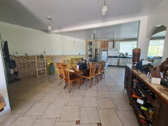 Imagem Casa com 4 Quartos à Venda, 240 m² em Nova Esperança - Blumenau Imagem Casa com 4 Quartos à Venda, 240 m² em Nova Esperança - Blumenau