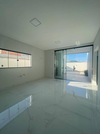 Imagem Casa com 3 Quartos à Venda, em Tijucas Imagem Casa com 3 Quartos à Venda, em Tijucas