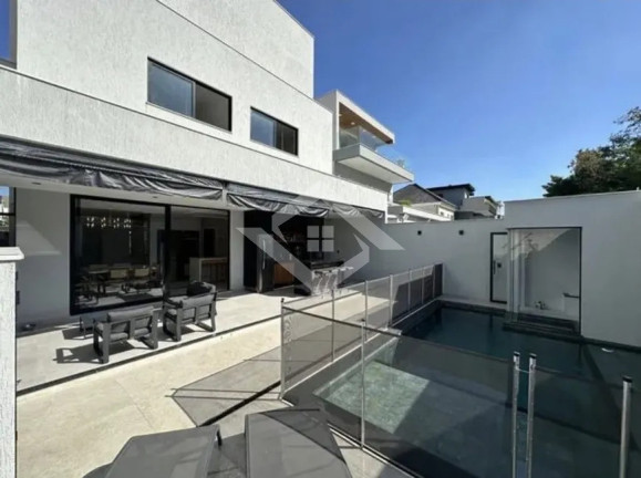 Imagem Casa com 4 Quartos à Venda, 460 m² em Recreio Dos Bandeirantes - Rio De Janeiro Imagem Casa com 4 Quartos à Venda, 460 m² em Recreio Dos Bandeirantes - Rio De Janeiro