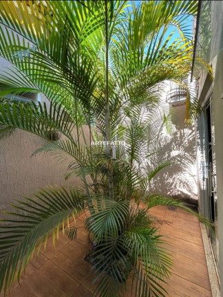 Imagem Casa com 3 Quartos à Venda, 450 m² Imagem Casa com 3 Quartos à Venda, 450 m²
