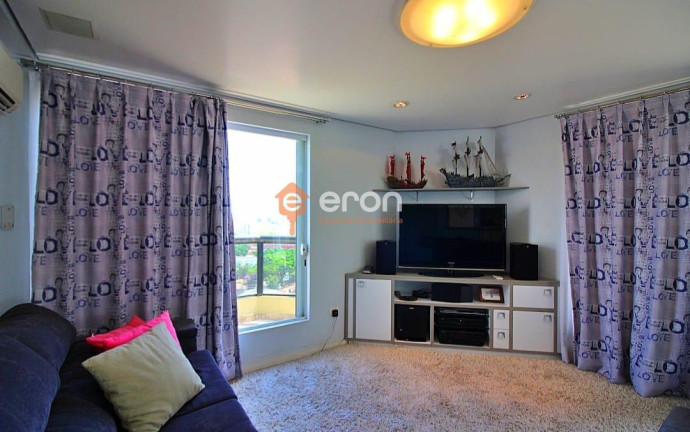 Imagem Apartamento com 3 Quartos à Venda, 220 m²