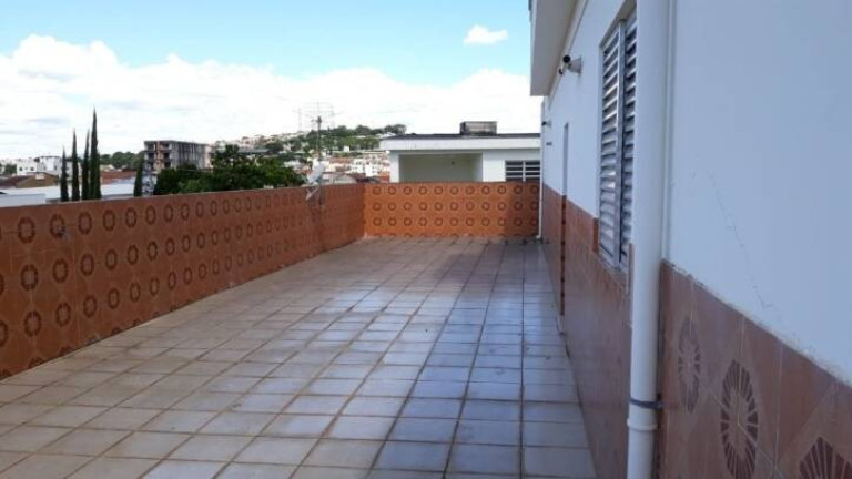Imagem Sobrado com 2 Quartos à Venda, 813 m² em Centro - Taubaté