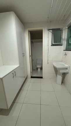 Imagem Apartamento com 3 Quartos à Venda, 180 m² em Parque Hotel - Araruama Imagem Apartamento com 3 Quartos à Venda, 180 m² em Parque Hotel - Araruama