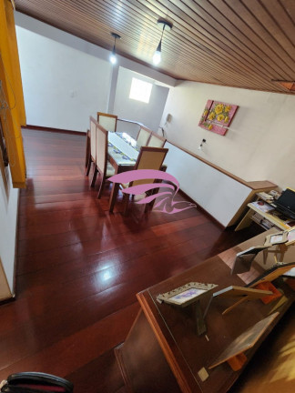 Imagem Casa com 3 Quartos à Venda, 246 m² em Xaxim - Curitiba Imagem Casa com 3 Quartos à Venda, 246 m² em Xaxim - Curitiba