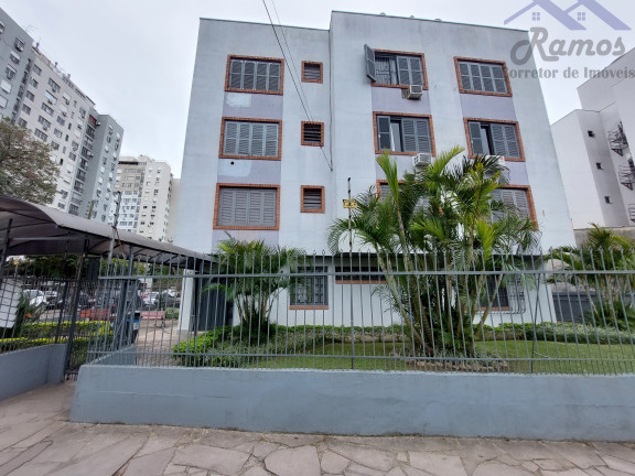 Imagem Imóvel com 1 Quarto à Venda, 45 m² em Cristal - Porto Alegre Imagem Imóvel com 1 Quarto à Venda, 45 m² em Cristal - Porto Alegre