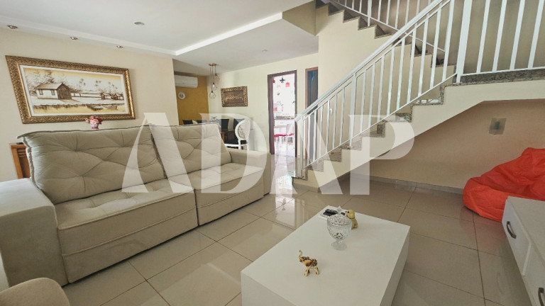 Imagem Casa com 3 Quartos à Venda, 270 m² em Vargem Pequena - Rio De Janeiro