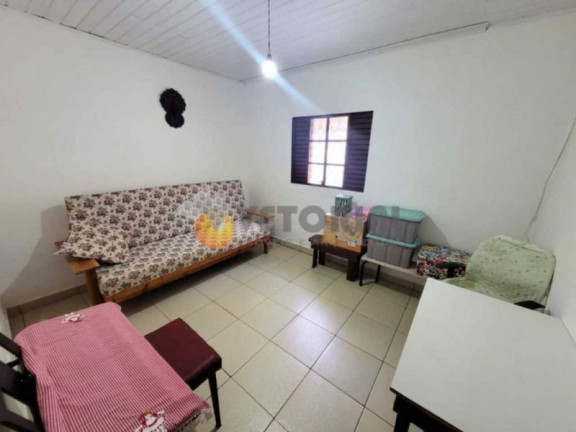 Imagem Casa com 4 Quartos à Venda, 164 m²
