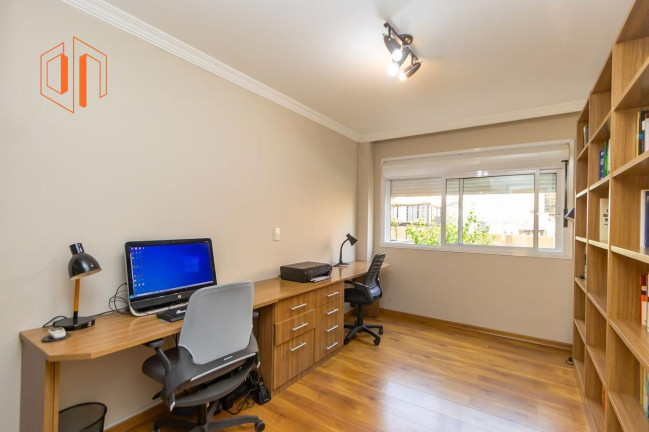 Imagem Casa com 5 Quartos à Venda, 370 m² em Ahú - Curitiba Imagem Casa com 5 Quartos à Venda, 370 m² em Ahú - Curitiba