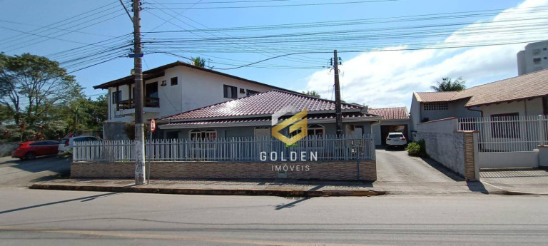 Imagem Casa com 2 Quartos à Venda, 100 m² em Centro - Tijucas Imagem Casa com 2 Quartos à Venda, 100 m² em Centro - Tijucas