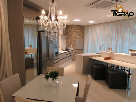 Imagem Apartamento com 3 Quartos à Venda, 140 m² em Centro - Balneário Camboriú Imagem Apartamento com 3 Quartos à Venda, 140 m² em Centro - Balneário Camboriú