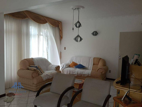Imagem Casa com 6 Quartos à Venda, 250 m² em Capoeiras - Florianópolis Imagem Casa com 6 Quartos à Venda, 250 m² em Capoeiras - Florianópolis