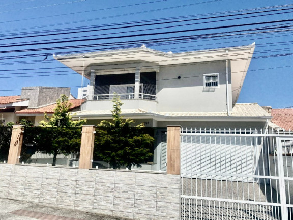 Imagem Casa com 4 Quartos à Venda, 225 m² em Barreiros - São José