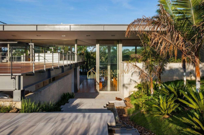 Sobrado com 4 Quartos à Venda, 1.266 m² em Jardim Portugal - São José Dos Campos