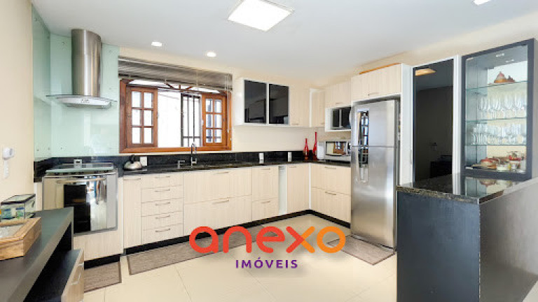 Imagem Casa com 4 Quartos à Venda, 196 m² em Escola Agrícola - Blumenau