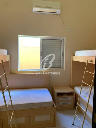 Imagem Sobrado com 3 Quartos para Temporada, em Bombas - Bombinhas Imagem Sobrado com 3 Quartos para Temporada, em Bombas - Bombinhas