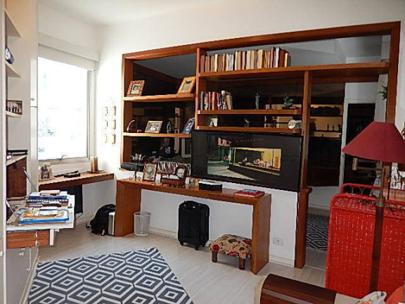 Imagem Apartamento com 4 Quartos à Venda,  em Lagoa - Rio De Janeiro
