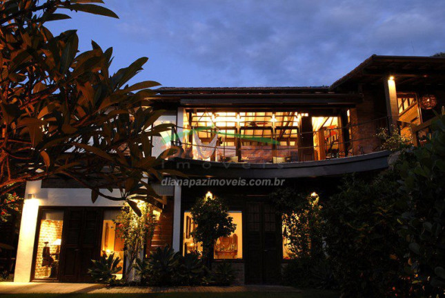 Imagem Casa com 9 Quartos à Venda, 454 m² em Ferradura - Búzios Imagem Casa com 9 Quartos à Venda, 454 m² em Ferradura - Búzios