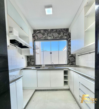 Imagem Casa com 4 Quartos à Venda, 330 m² em Interlagos - Vila Velha Imagem Casa com 4 Quartos à Venda, 330 m² em Interlagos - Vila Velha