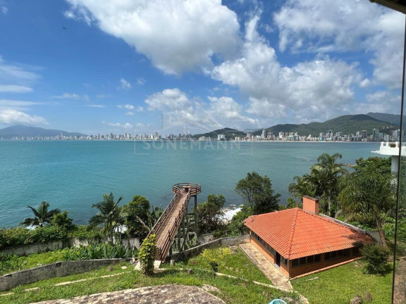 Imagem Casa com 3 Quartos à Venda, 750 m² em Centro - Itapema