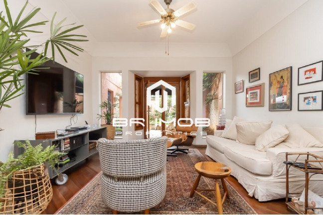 Imagem Casa com 4 Quartos à Venda, 300 m² em Moema - São Paulo Imagem Casa com 4 Quartos à Venda, 300 m² em Moema - São Paulo
