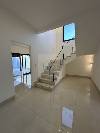 Imagem Casa com 4 Quartos à Venda, 290 m² em Setor Garavelo - Goiânia Imagem Casa com 4 Quartos à Venda, 290 m² em Setor Garavelo - Goiânia