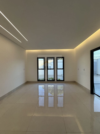Imagem Casa com 4 Quartos à Venda, 290 m² em Setor Garavelo - Goiânia Imagem Casa com 4 Quartos à Venda, 290 m² em Setor Garavelo - Goiânia