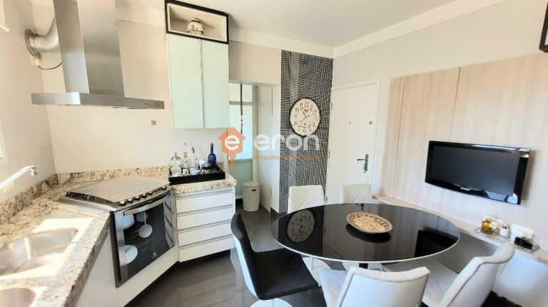 Imagem Apartamento com 3 Quartos à Venda, 220 m²