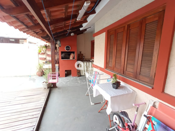 Imagem Casa com 2 Quartos à Venda, 61 m² Imagem Casa com 2 Quartos à Venda, 61 m²