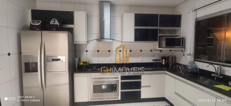 Imagem Casa com 3 Quartos à Venda, 141 m² em Residencial Barravento - Goiânia Imagem Casa com 3 Quartos à Venda, 141 m² em Residencial Barravento - Goiânia