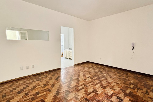 Imagem Imóvel com 1 Quarto à Venda, 55 m² em Santana - Porto Alegre Imagem Imóvel com 1 Quarto à Venda, 55 m² em Santana - Porto Alegre