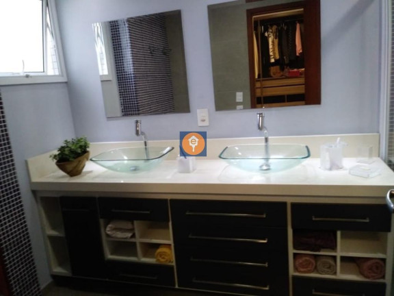 Imagem Apartamento com 3 Quartos à Venda, 211 m²