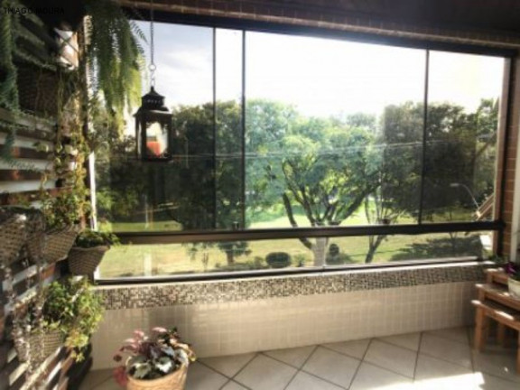 Imagem Imóvel com 4 Quartos à Venda, 175 m² em Jardim Itu - Porto Alegre Imagem Imóvel com 4 Quartos à Venda, 175 m² em Jardim Itu - Porto Alegre