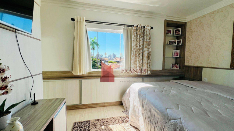 Imagem Sobrado com 3 Quartos à Venda, 230 m² em São Judas - Itajaí Imagem Sobrado com 3 Quartos à Venda, 230 m² em São Judas - Itajaí