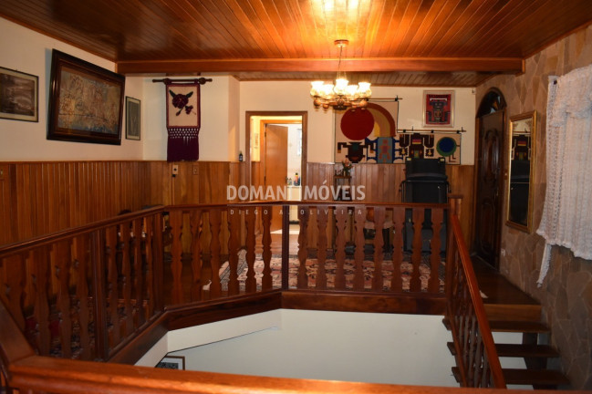 Imagem Casa com 3 Quartos à Venda, 360 m² em Região Da Vila Inglesa - Campos Do Jordão Imagem Casa com 3 Quartos à Venda, 360 m² em Região Da Vila Inglesa - Campos Do Jordão