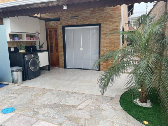 Imagem Sobrado com 4 Quartos à Venda, 200 m² em Guilhermina - Praia Grande Imagem Sobrado com 4 Quartos à Venda, 200 m² em Guilhermina - Praia Grande