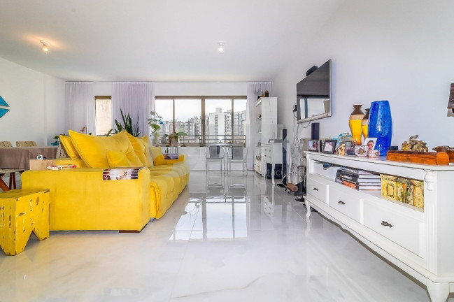 Imagem Apartamento com 3 Quartos à Venda, 122 m² em Petrópolis - Porto Alegre Imagem Apartamento com 3 Quartos à Venda, 122 m² em Petrópolis - Porto Alegre