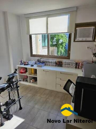 Imagem Apartamento com 4 Quartos à Venda, 204 m² em Icaraí - Niterói