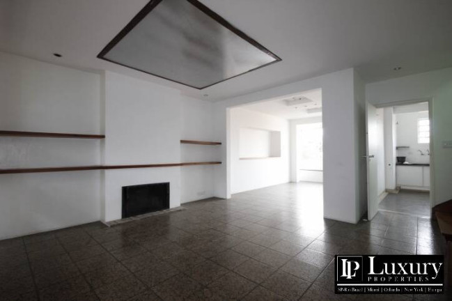 Imagem Casa com 3 Quartos à Venda, 380 m² em Pacaembu - São Paulo Imagem Casa com 3 Quartos à Venda, 380 m² em Pacaembu - São Paulo