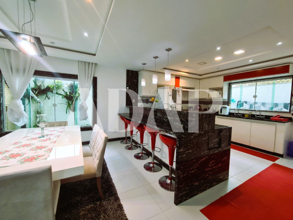 Imagem Casa com 4 Quartos à Venda, 450 m² em Vargem Pequena - Rio De Janeiro