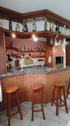 Imagem Sobrado com 4 Quartos à Venda, 300 m² em Bom Retiro - Joinville Imagem Sobrado com 4 Quartos à Venda, 300 m² em Bom Retiro - Joinville