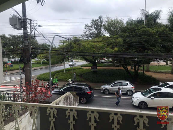 Imagem Casa com 6 Quartos à Venda ou Locação, 300 m² em Beira Mar Norte - Florianópolis Imagem Casa com 6 Quartos à Venda ou Locação, 300 m² em Beira Mar Norte - Florianópolis