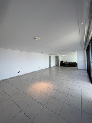 Imagem Imóvel com 3 Quartos à Venda, 193 m² em Casa Forte - Recife Imagem Imóvel com 3 Quartos à Venda, 193 m² em Casa Forte - Recife