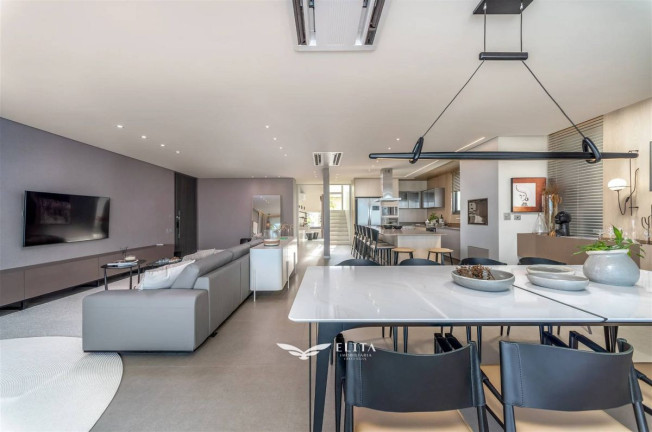 Imagem Casa com 5 Quartos à Venda, 458 m² em Praia Do Estaleiro - Balneário Camboriú Imagem Casa com 5 Quartos à Venda, 458 m² em Praia Do Estaleiro - Balneário Camboriú