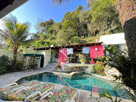 Imagem Casa com 4 Quartos à Venda, em Saguaçu - Joinville Imagem Casa com 4 Quartos à Venda, em Saguaçu - Joinville