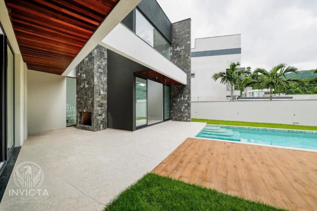 Imagem Casa com 4 Quartos à Venda, 100 m² em Ariribá - Balneário Camboriú Imagem Casa com 4 Quartos à Venda, 100 m² em Ariribá - Balneário Camboriú