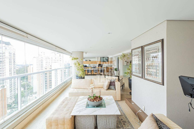 Apartamento com 3 Quartos à Venda, 355 m² em Moema - São Paulo